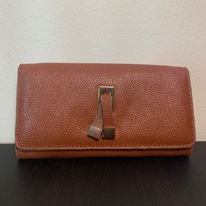 Woman's Snap Flap Trifold Wallet